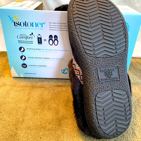 ❄️🔷ISOTONER ECO-COMFORT MEMORY FOAM SLIPPERS - Picture 4 of 5